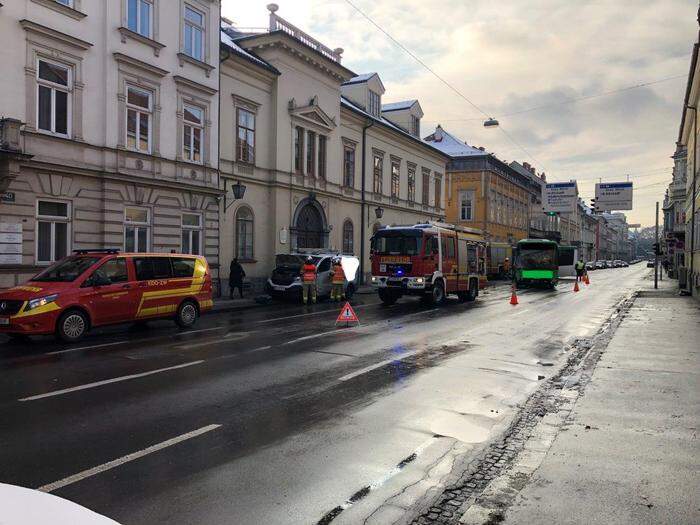 In der Elisabethstraße kam es zu dem Unfall mit dem Bus