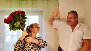 Spaß muss sein: Martin Hoi und seiner Frau Irina, die erst beim zehnten Antrag ihre Zustimmung gab