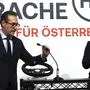 Strache und Höbart bei der Pressekonferenz am Freitag
