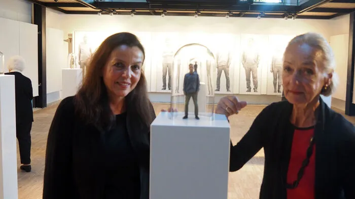 Drei Künstler, zwei Vernissagen hintereinander: Am Dienstag lud Melitta Moschik zur Eröffnung ihrer Art Face Collection Carinthia 2017 ins Klagenfurter Architektur Haus. Sie zeigt 3D-Visualisierungen von insgesamt neun Künstlern. Zu ihnen zählen Lendhauer Hanno Kautz und Gertrud Weiss-Richter. Die Künstler eröffneten ihre gemeinsame Ausstellung Open Windows am Donnerstag im Klagenfurter Künstlerhaus.