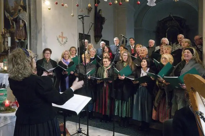 Der Volksliedchor Gaal als Gastgeber gestaltete gemeinsam mit der Wallfahrermusi, dem Klarinettenquartett des MV Gaal, Harfenistin Daniela Karner, dem Sunnberger Viergsang sowie einem Frauenterzett aus den Reihen des Chores ein abwechslungsreiches Programm.