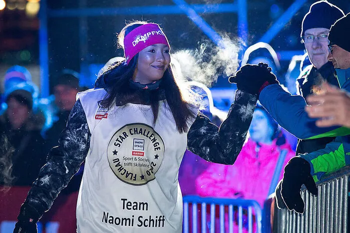 Die Rennfahrerrin Naomi Schiff ist auch auf Skiern schnell unterwegs