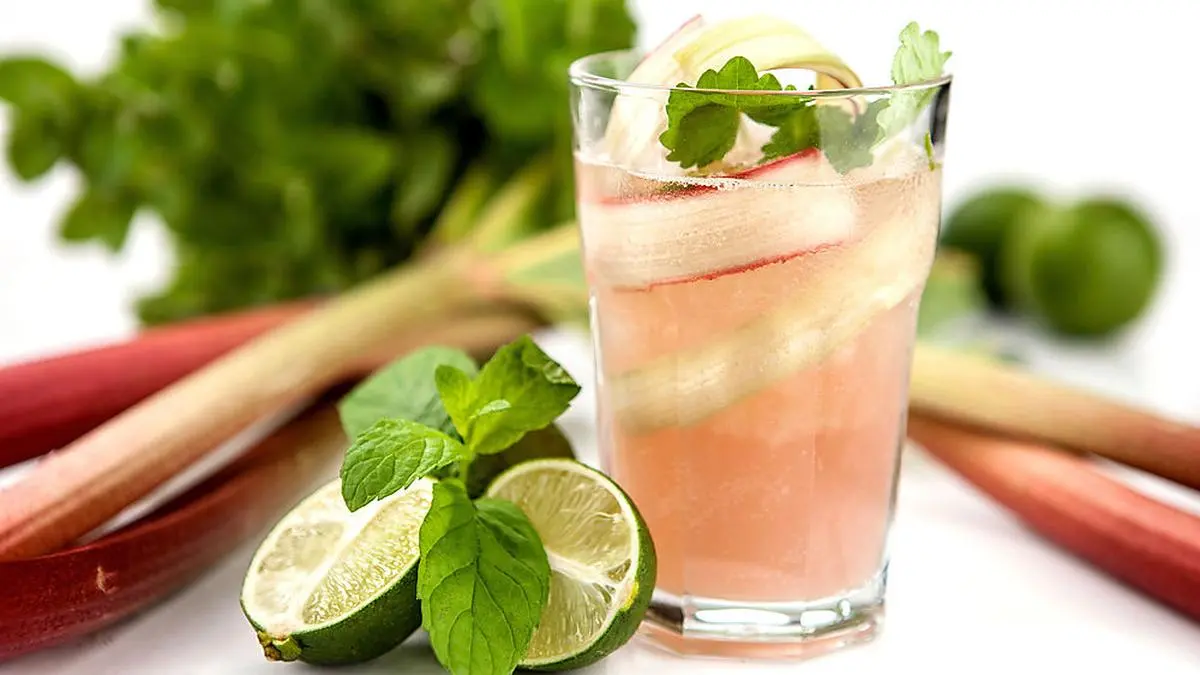 Im Juni geht die Rhabarberzeit zu Ende