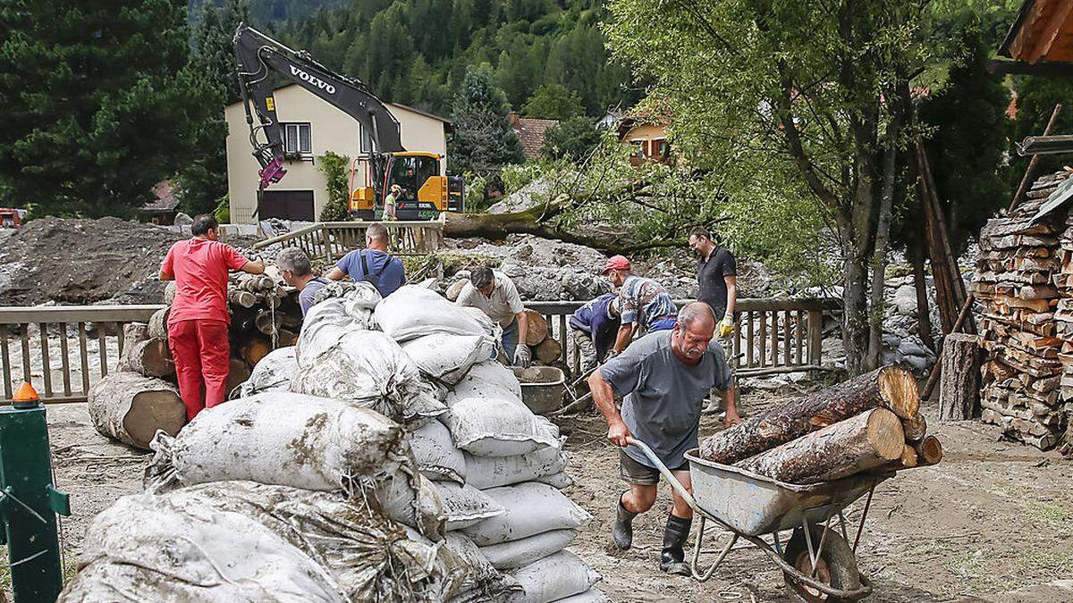 Die Aufräumarbeiten im Krisengebiet