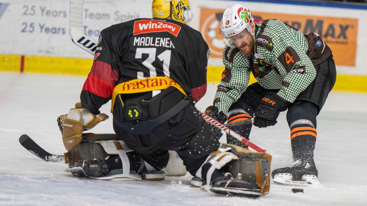 Gegen Vorarlberg spielten die 99ers zu Hause in Tracht groß auf