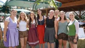 Die Irschner Jugend half beim Fest tatkräftig mit