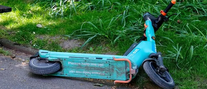 Eine Siebenjährige wurde mit einem E-Scooter gerammt