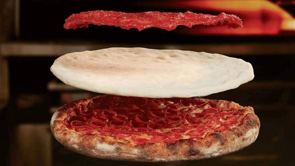 Spektakuläre Fotos, hilfreiche Illustrationen und leicht verständliche Anleitungen unterstützen beim Pizzabacken