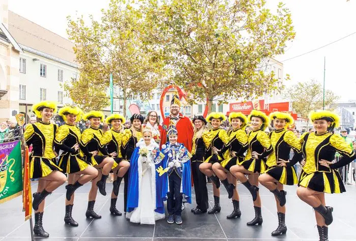 Eine anstrengende aber schöne Zeit steht den Prinzenpaaren ab kommenden Samstag bevor, gilt es Gastgeber für 13 Sitzungen und zwei Kindersitzungen zu sein