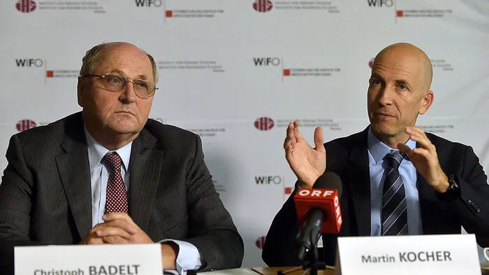 Christoph Badelt (WIFO, links) und Martin Kocher (IHS)