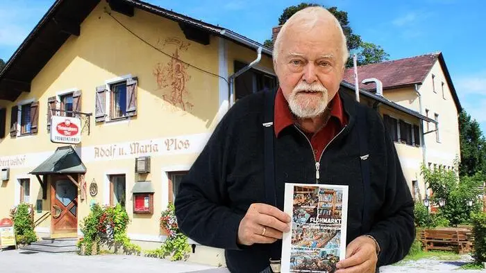 Adi Plos mit der Einladung zum Flohmarkt