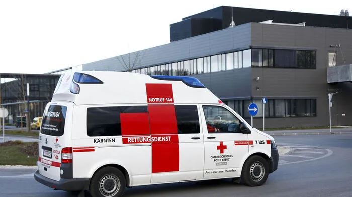 Der Bub wurde mit leichten Verletzungen ins Klinikum Klagenfurt gebracht (Symbolbild)