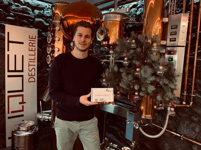 Nicolas Brugger gründete die LIQUET Destillerie in Radenthein. Bekannt ist vor allem der Granat Dry Gin