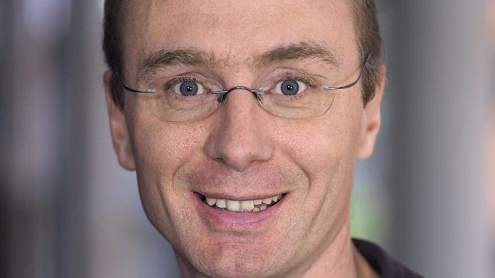 Helmut Wöllik ist FH-Professor für Elektronik und Mobile Computing