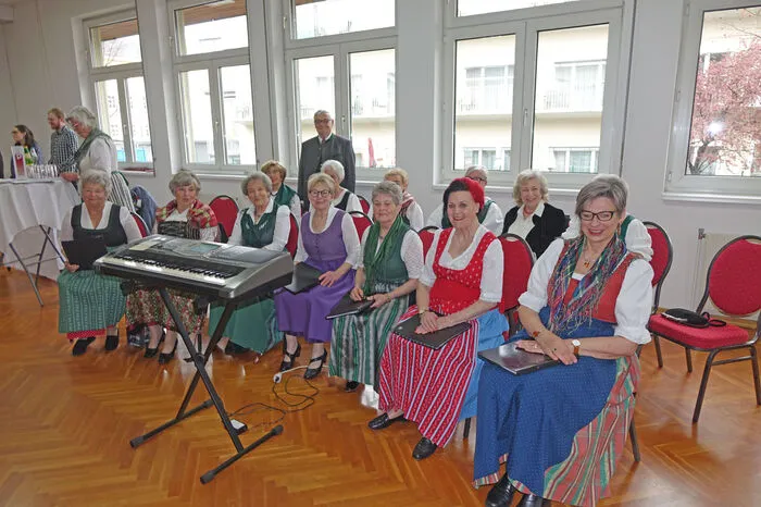 Für die musikalische Umrahmung der Feier sorgten der Chor des Pensionistenverbandes Voitsberg unter der Leitung von Gregor Hafner sowie...