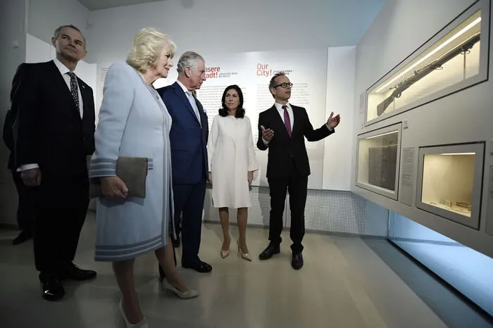 Die Nacht verbrachten Charles und Camilla im Wiener Luxushotel Sacher, direkt gegenüber der Staatsoper.