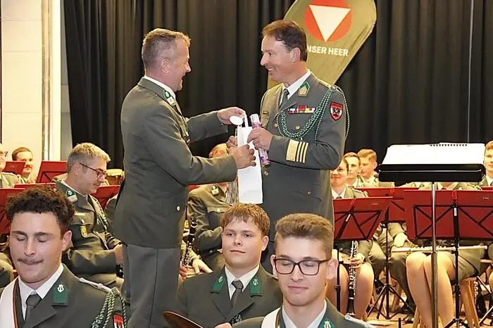 Josef Schmidl gratulierte dem Kapellmeister zum Geburtstag