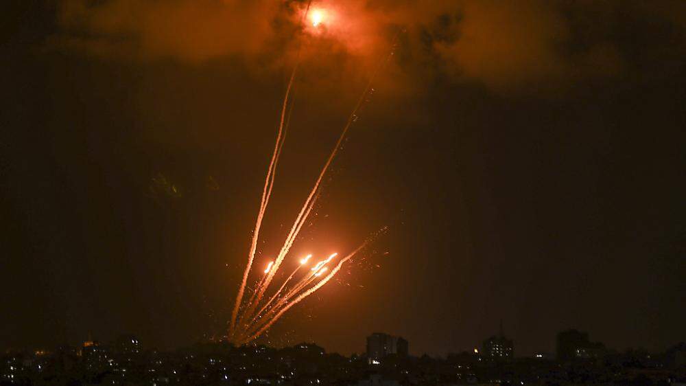 Bei den israelischen Luftangriffen im Gazastreifen wurden nach palästinensischen Angaben mindestens 43 Menschen getötet.
