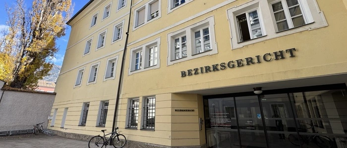 Am Bezirksgericht in Lienz findet der Prozess gegen einen Heeresbergführer statt. Er wurde nach dem ersten Tag auf unbestimmte Zeit vertagt.
