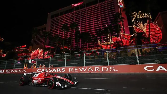 Die Kulisse für den GP von Las Vegas begeistert nicht nur viele Fahrer. Mit dem Rennen in der Metropole gehen eindrucksvolle Bilder um die Welt.