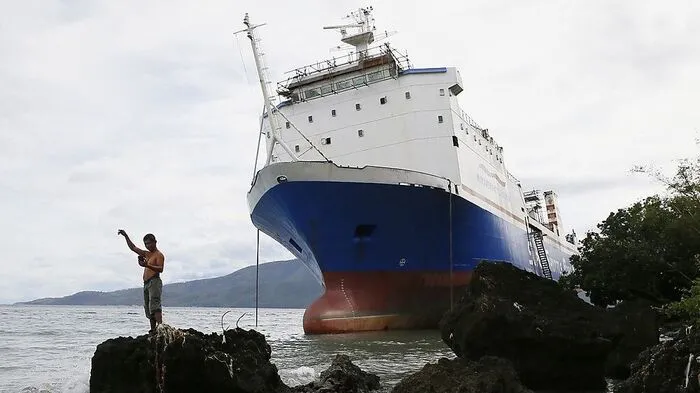 Ein Passagierschiff vor der Küste der Philippinen.