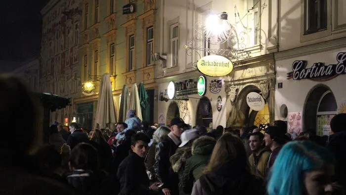 Bereits einige Stunden vor dem eigentlichen Fest, versammelten sich viele Menschen.