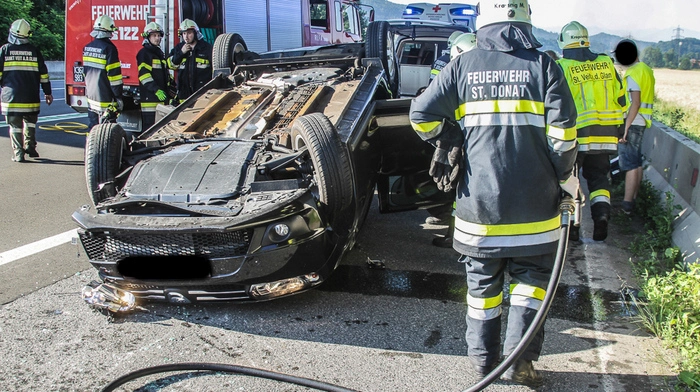 Die S 37 Klagenfurter Schnellstraße war am Montagmorgen auf Höhe Gewerbepark St. Veit wegen eines Unfalls gesperrt.