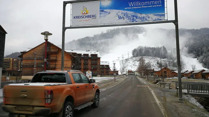 Willkommen am Kreischberg. An einem winterlichen Tag verkündete die Regierung, wann die Skigebiete in die Saison starten können.