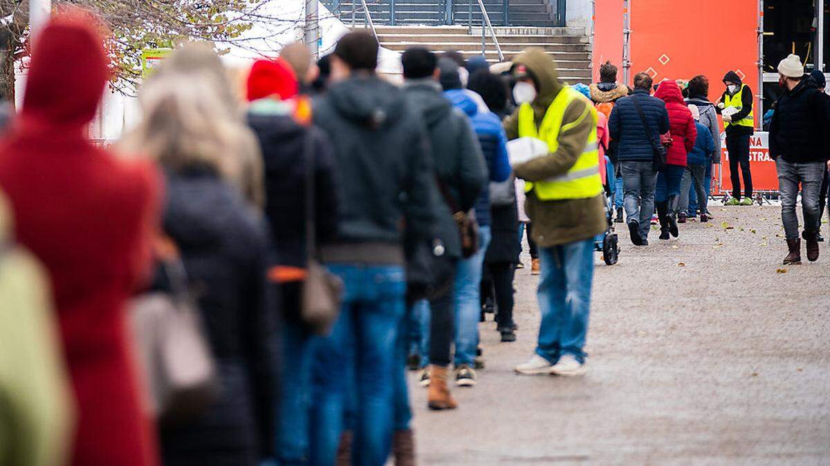 Teststraße vor Theater und Konzert? Veranstalter werden nicht zur Durchführung der Eingangstests verpflichtet – aber wohl zu ihrer Kontrolle  