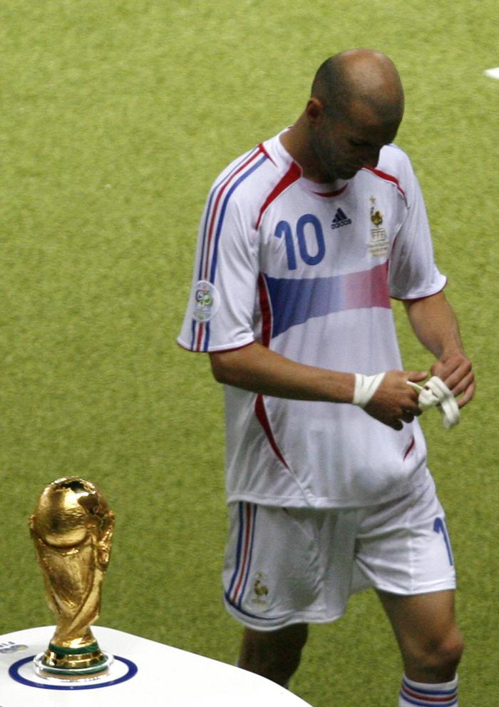 Zinedine Zidane und der WM Pokal.  | Zinedine Zidane und der WM Pokal. 