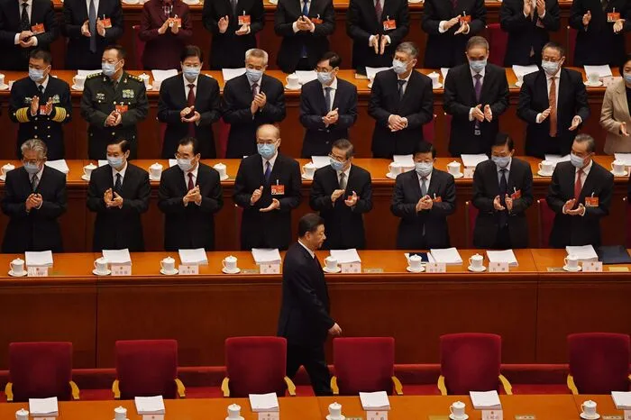 In der "Halle des Volkes" kommen die Abgeordneten zusammen; Staatschef Xi Jinping präsentiert die Pläne für die nächsten fünf Jahre