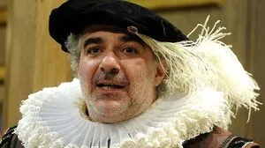 Michael Niavarani in seinem "Globe Wien"