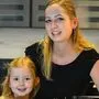 Lena und Mama Beate Schoberl aus Trofaiach präsentieren ihr zweites Kochbuch – diesmal wird gebacken