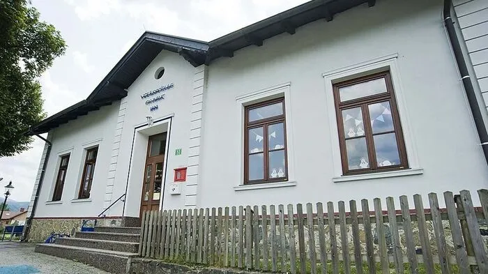Vor der Schule soll das Mädchen angegriffen worden sein