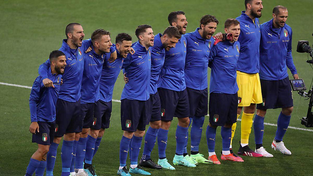 Italiens Spieler singen ihre Hymne stets mit Inbrunst.