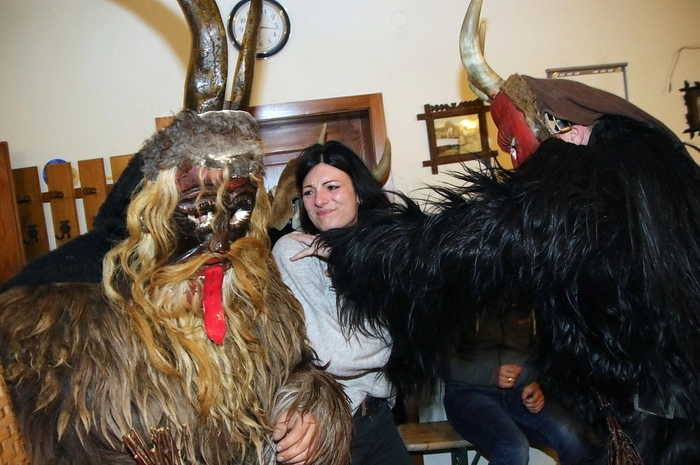 Natürlich durften auch die Krampusse nicht fehlen. Sie verschleppten Kinder, Männer und Frauen gleichermaßen.