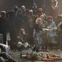 Während auf der Bühne gespielt wurde, protestierten die Menschen vor der Mailänder Scala