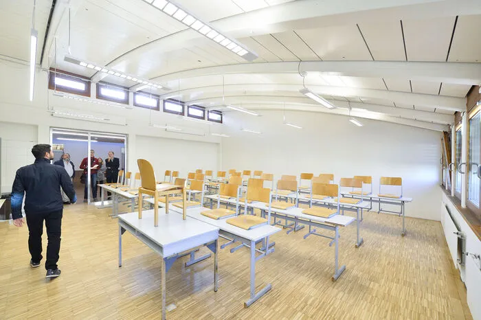 ... und so die neuen. Die Programmierung des Lichts haben Schüler durchgeführt. Mit dem neuen System wird Energie gespart.