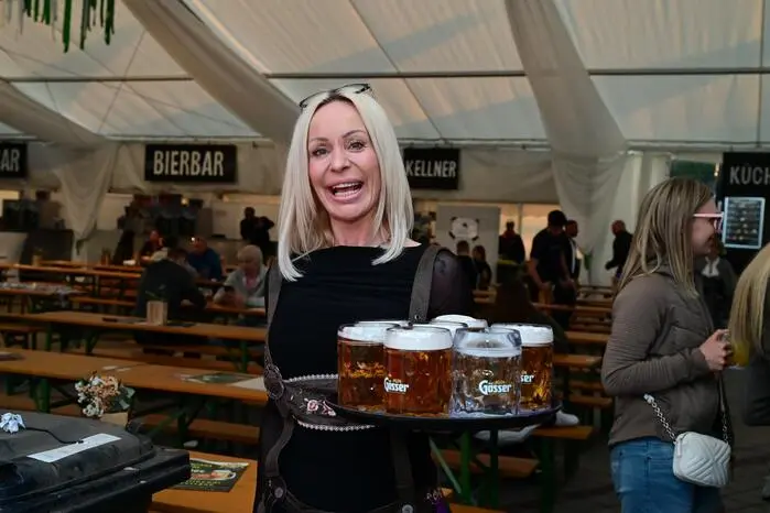 Am Samstag war dann der Regionaltag. Im Gösser-Zelt legten die DJs ihre Platten auf und auch im Party-Zelt von Kronehit ging es zur Sache. 