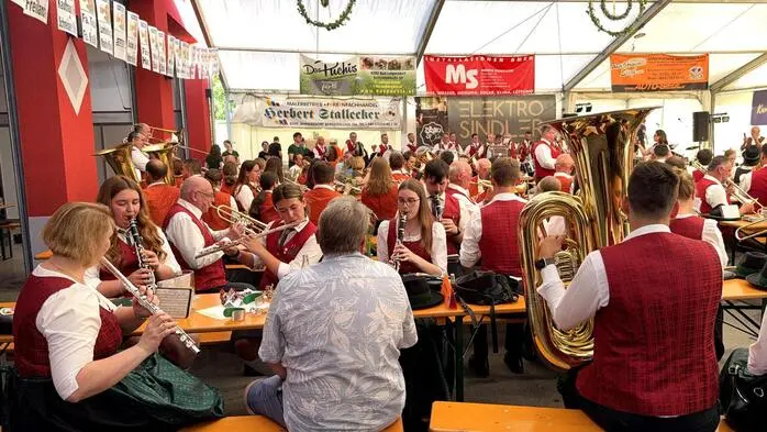 Der Musikverein Therme Loipersdorf lud zum traditionellen Rittscheintal-Musikertreffen mit mehr als 150 Mitwirkenden aus der Oststeiermark und dem Südburgenland ein.