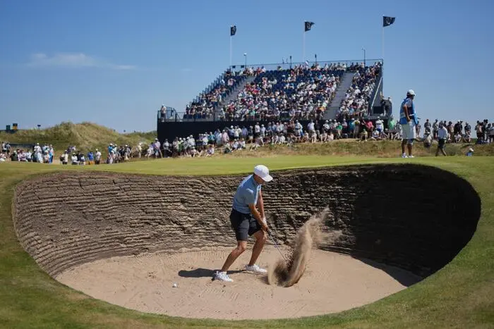 Tiefe Topfbunker und Wind machen den Spielern das Golfleben am Royal Birkdale schwer
