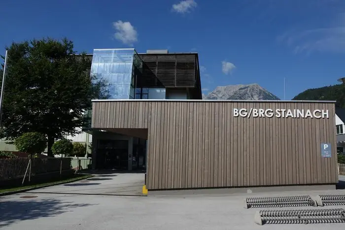 615 Schülerinnen und Schüler in 27 Klassen besuchen derzeit das BG/BRG Stainach 