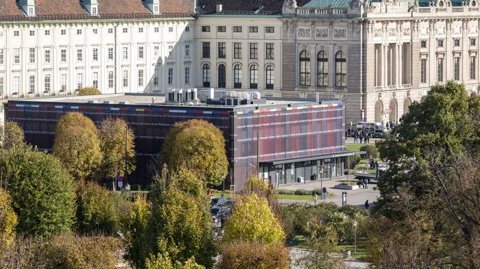 2017 bezogen die Abgeordneten die Container am Heldenplatz