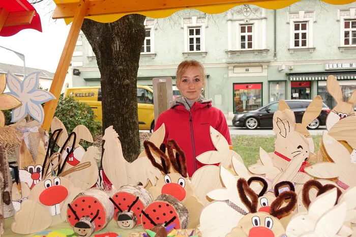 Die Zuckerwatte hatte es vor allem den Jüngsten angetan und vor den Kulinarik-Ständen herrschte beste Laune bei den Besuchergruppen.