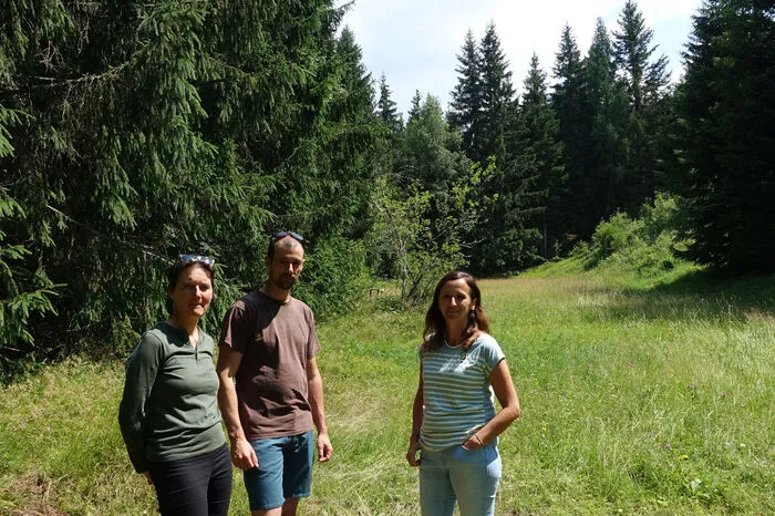 Die Nachbarn, Helene Melnitzky, Thomas Ladreiter und Daniela Neumayer-Knauß auf ihrem anschließenden Grundstück