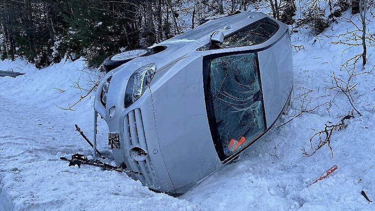 Ein Pkw kam von der Tauernautobahn ab