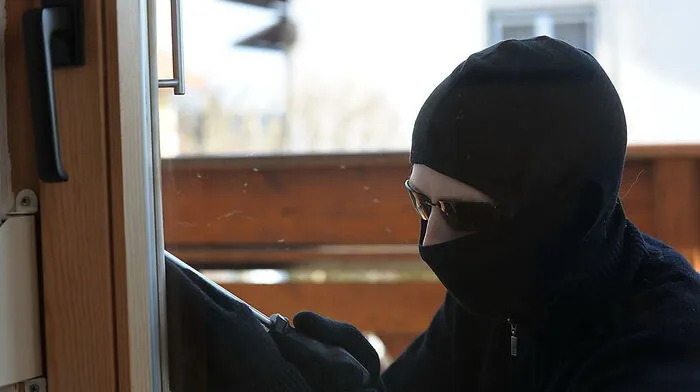 Ein unbekannter Täter brach in eine Wohnung in Pichling ein (Sujet-Foto)