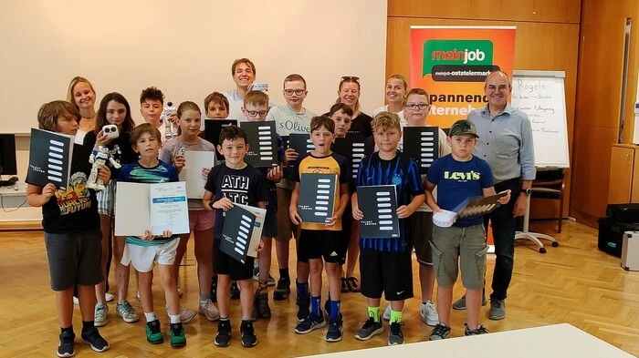Eine abwechslungsreiche Ferienwoche erlebten 16 Kinder im Alter von acht bis zwölf Jahren bei der „Active Coding Week“
