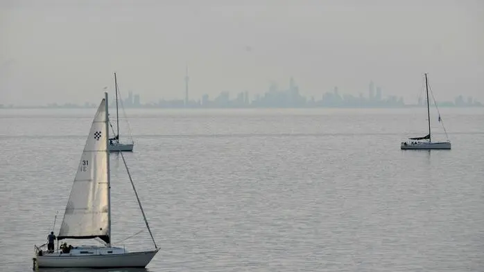 Die Grenze zwischen den USA und Kanada verläuft mitten durch den Lake Ontario