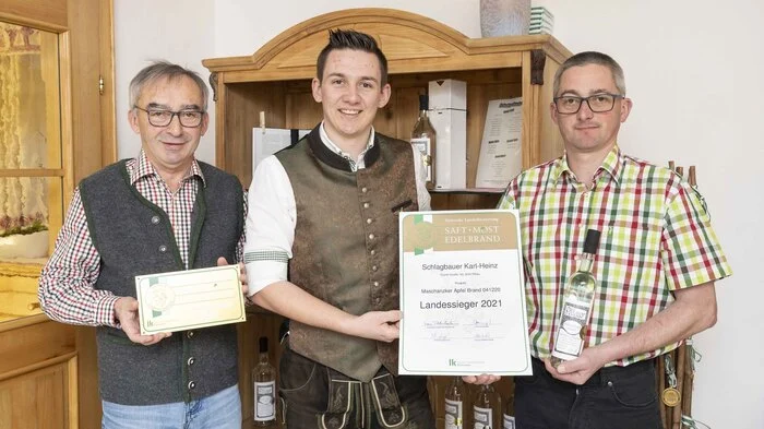 Karl-Heinz, Sebastian und Karl Schlagbauer holten den Landessieg mit dem Maschanzker Apfel Brand 041220